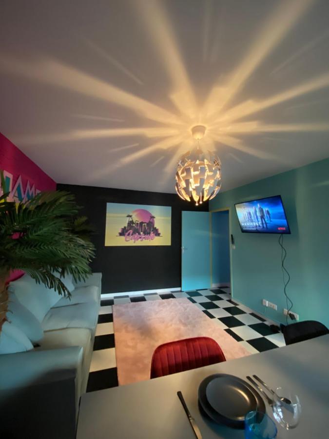Capsule Miami Vice - Jacuzzi - Billard - Ecran Cinema & Netflix - Ping-Pong - Nintendo & Jeux- Liévin Zewnętrze zdjęcie