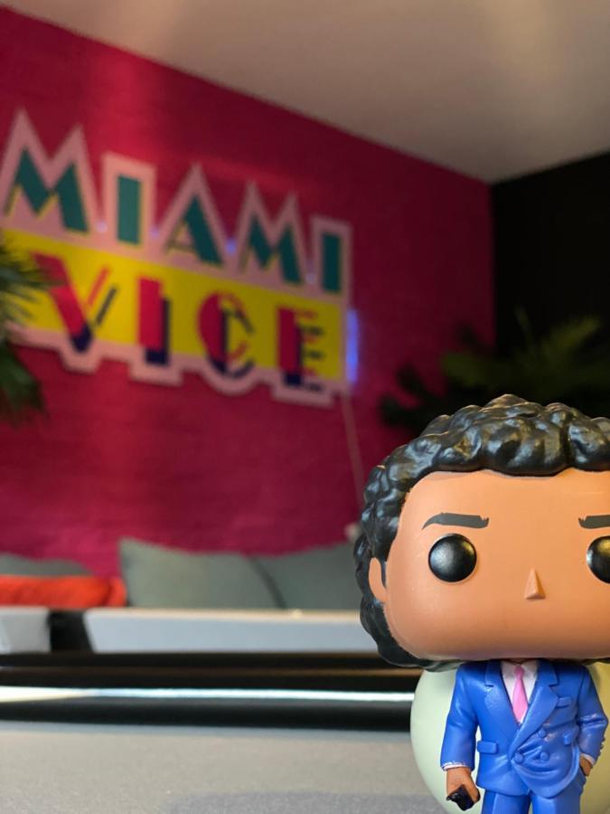 Capsule Miami Vice - Jacuzzi - Billard - Ecran Cinema & Netflix - Ping-Pong - Nintendo & Jeux- Liévin Zewnętrze zdjęcie