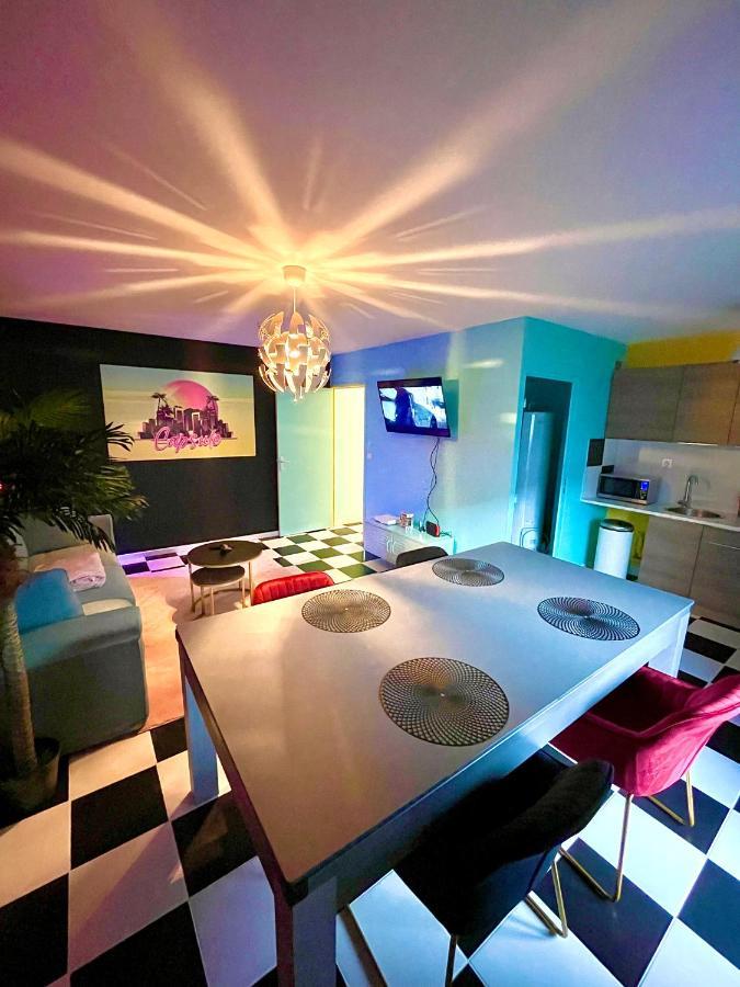 Capsule Miami Vice - Jacuzzi - Billard - Ecran Cinema & Netflix - Ping-Pong - Nintendo & Jeux- Liévin Zewnętrze zdjęcie