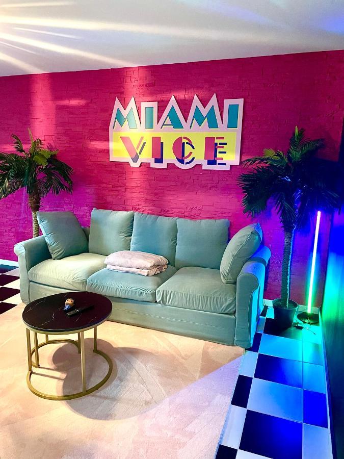 Capsule Miami Vice - Jacuzzi - Billard - Ecran Cinema & Netflix - Ping-Pong - Nintendo & Jeux- Liévin Zewnętrze zdjęcie