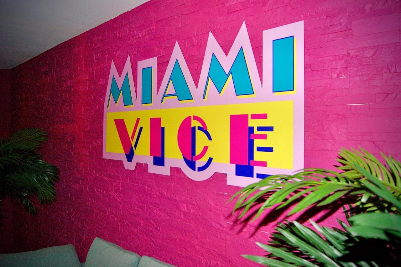 Capsule Miami Vice - Jacuzzi - Billard - Ecran Cinema & Netflix - Ping-Pong - Nintendo & Jeux- Liévin Zewnętrze zdjęcie