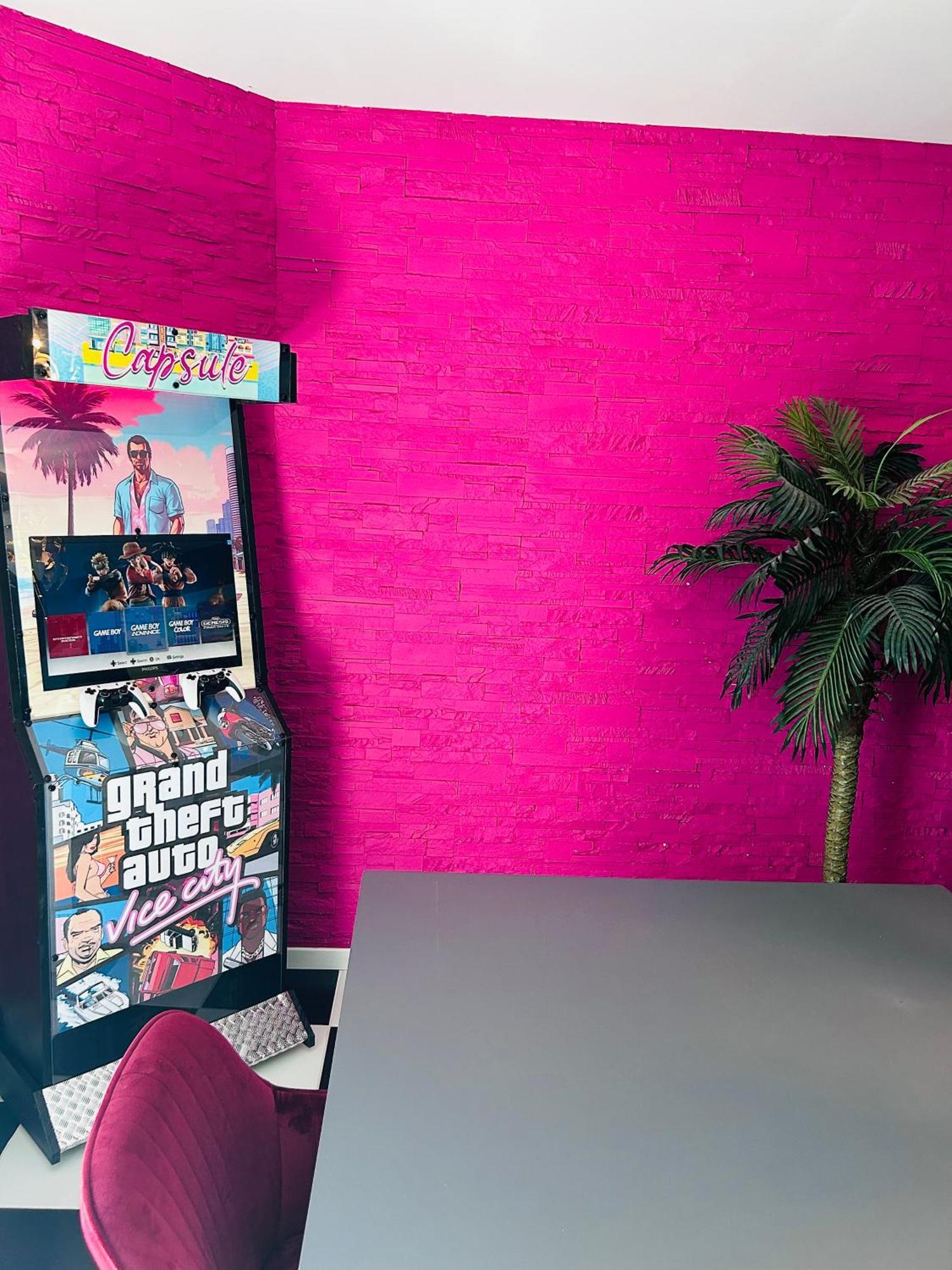 Capsule Miami Vice - Jacuzzi - Billard - Ecran Cinema & Netflix - Ping-Pong - Nintendo & Jeux- Liévin Zewnętrze zdjęcie
