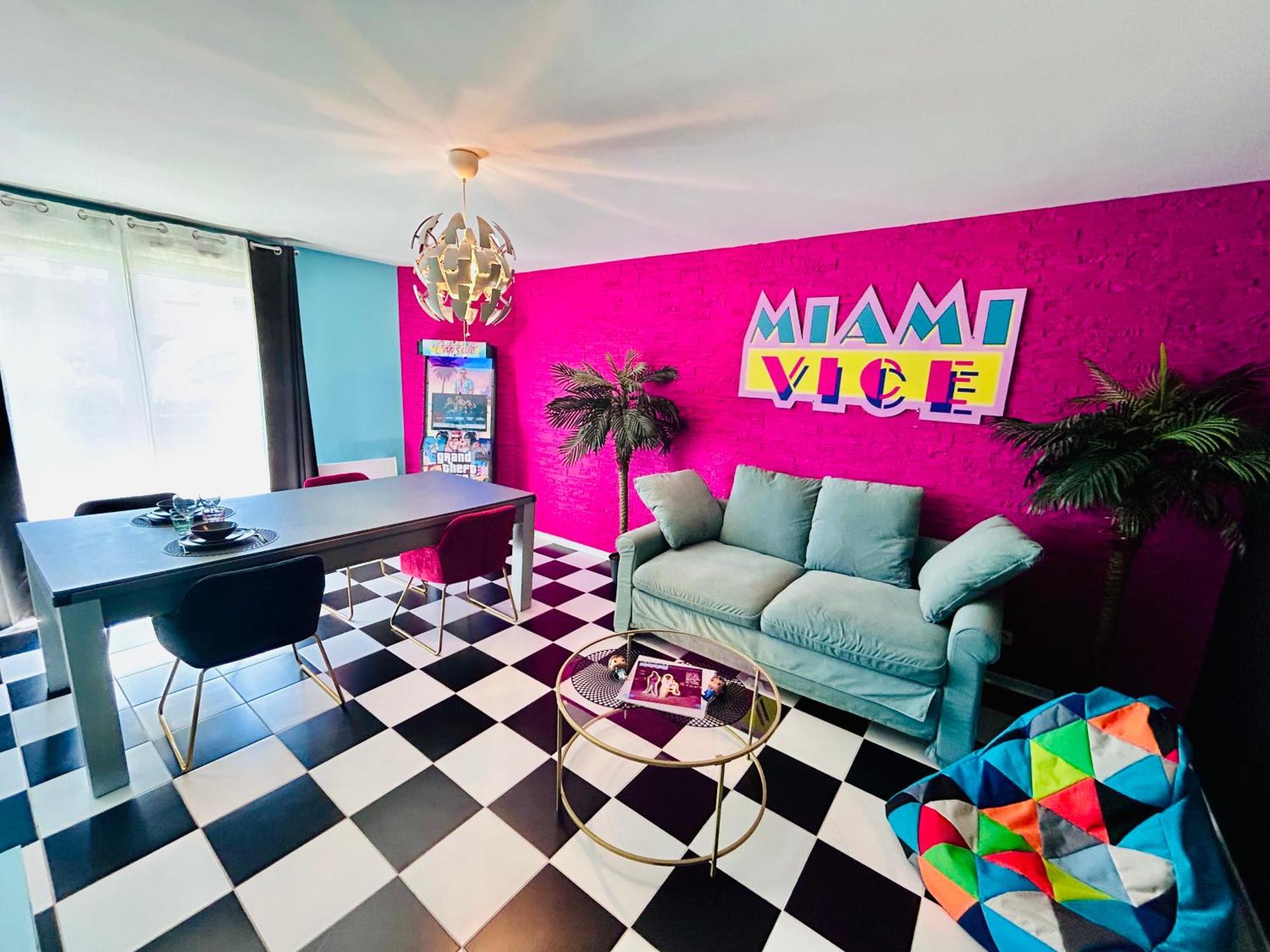 Capsule Miami Vice - Jacuzzi - Billard - Ecran Cinema & Netflix - Ping-Pong - Nintendo & Jeux- Liévin Zewnętrze zdjęcie