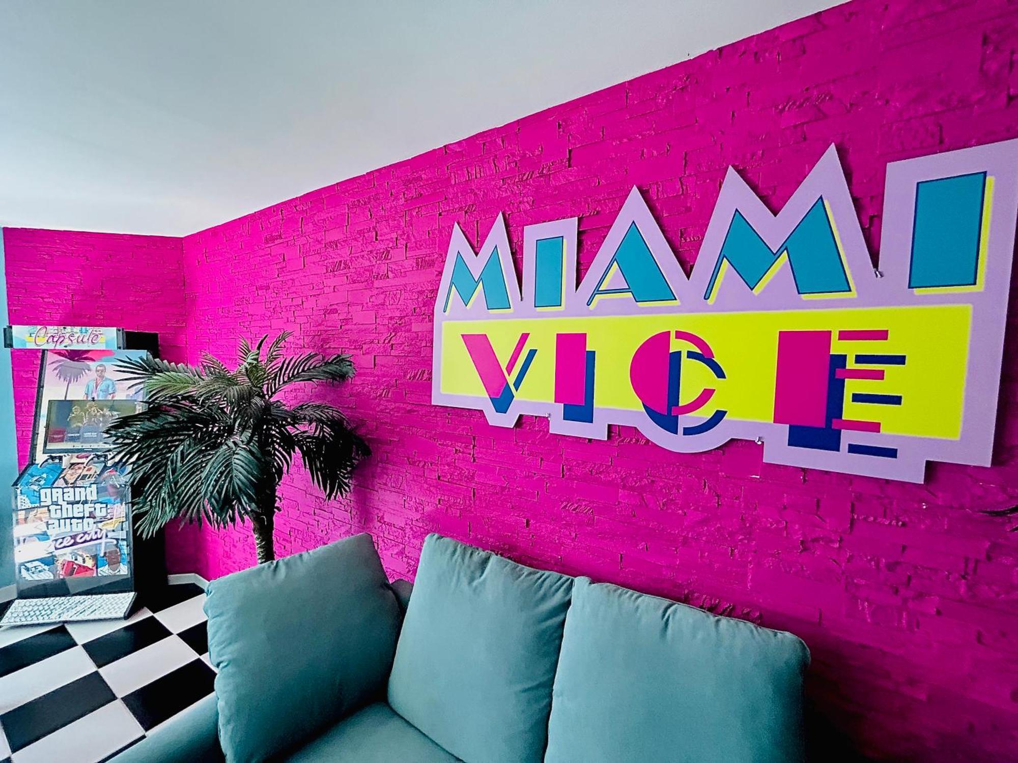 Capsule Miami Vice - Jacuzzi - Billard - Ecran Cinema & Netflix - Ping-Pong - Nintendo & Jeux- Liévin Zewnętrze zdjęcie
