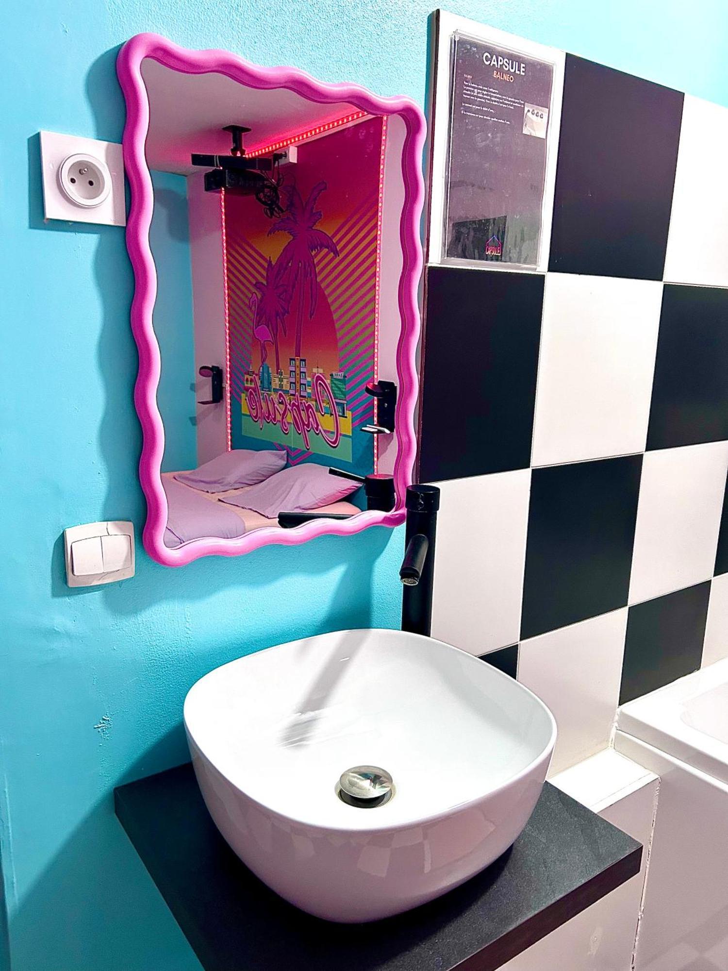 Capsule Miami Vice - Jacuzzi - Billard - Ecran Cinema & Netflix - Ping-Pong - Nintendo & Jeux- Liévin Zewnętrze zdjęcie